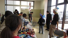 ボール投げで豪華景品GET
