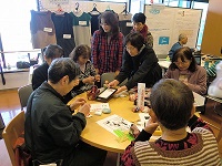 楽しくお手玉づくり