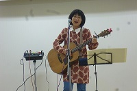 アコースティックギターで心響く弾き語り